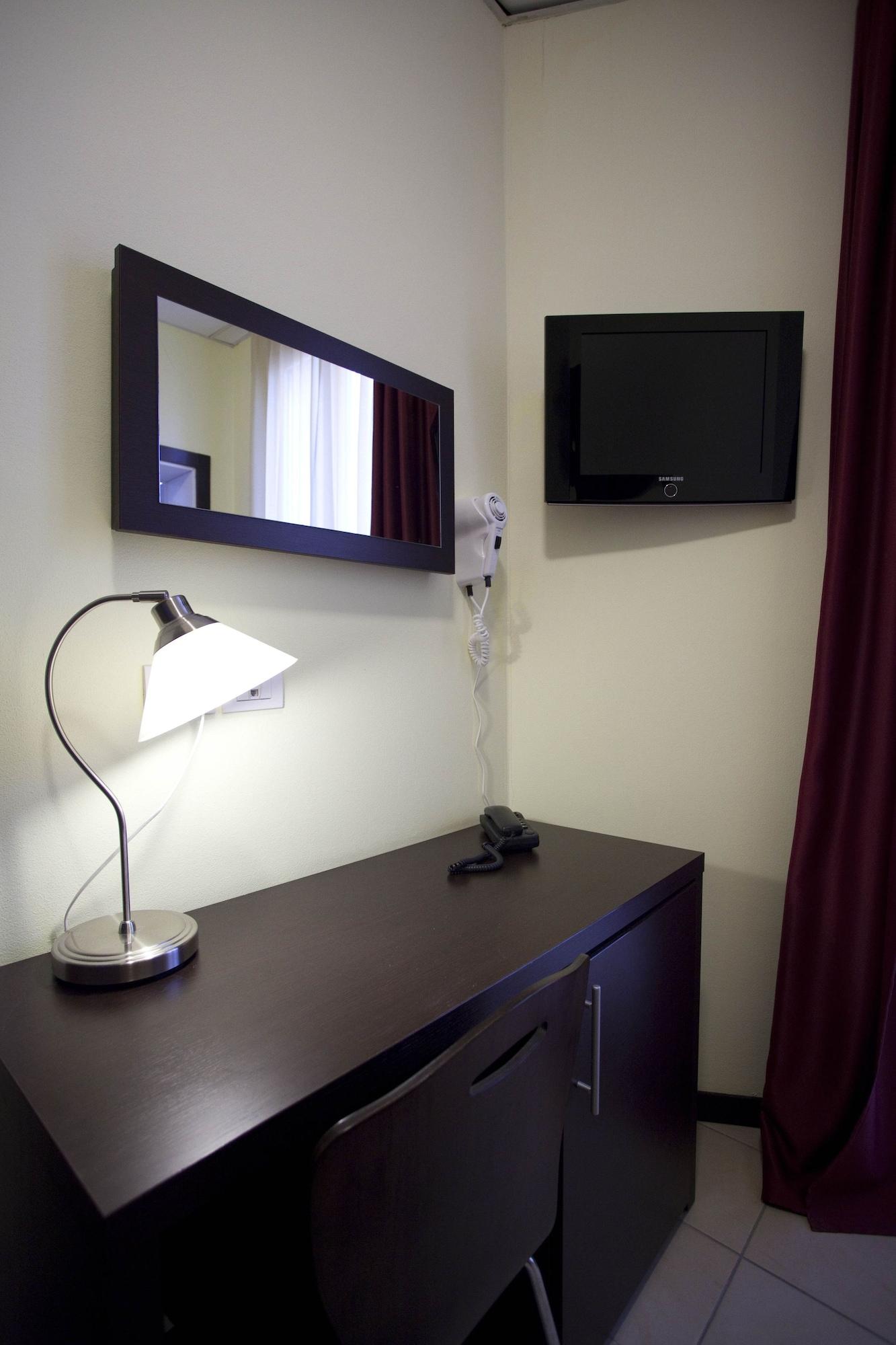 Hotel Alibi Rimini Esterno foto