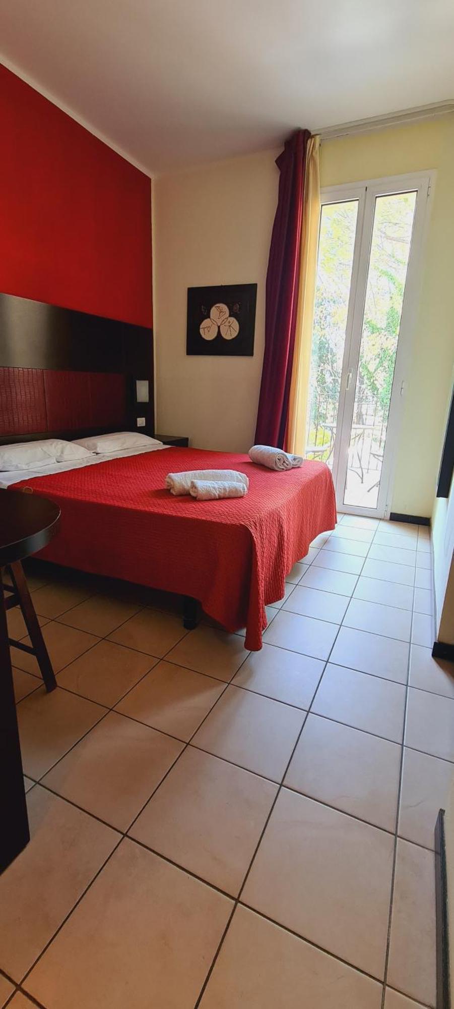 Hotel Alibi Rimini Esterno foto