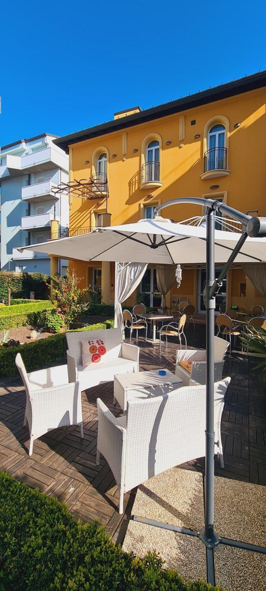 Hotel Alibi Rimini Esterno foto