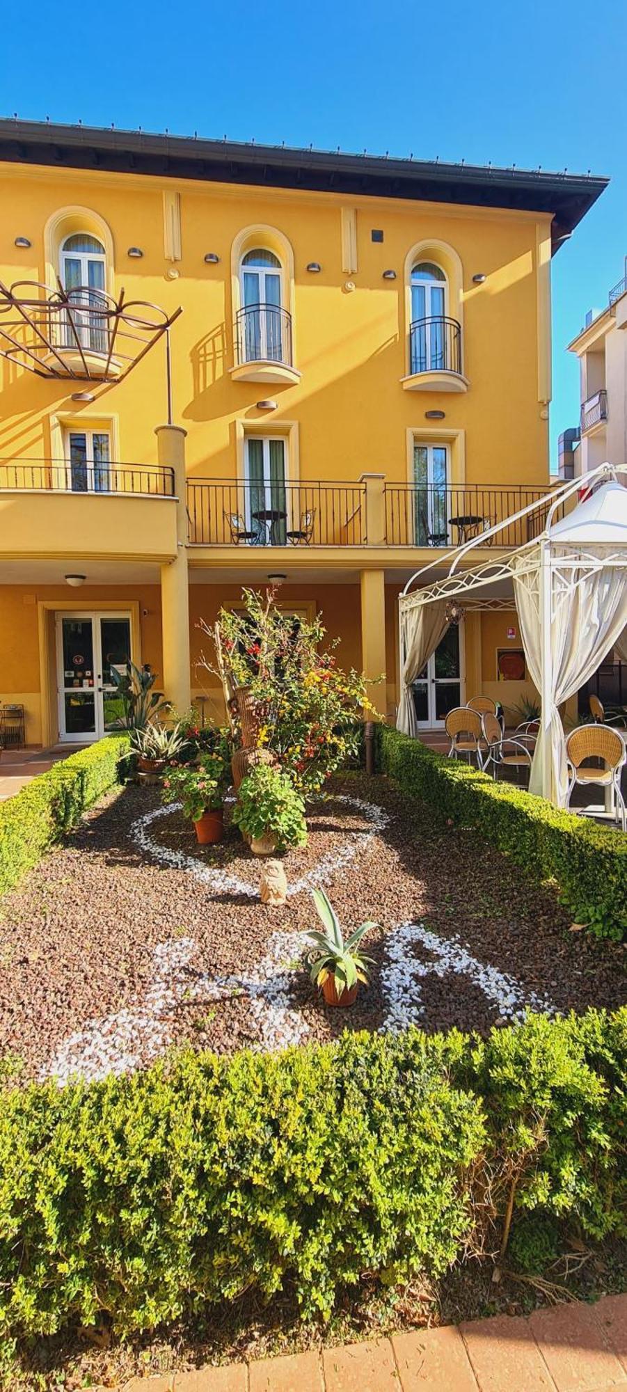 Hotel Alibi Rimini Esterno foto