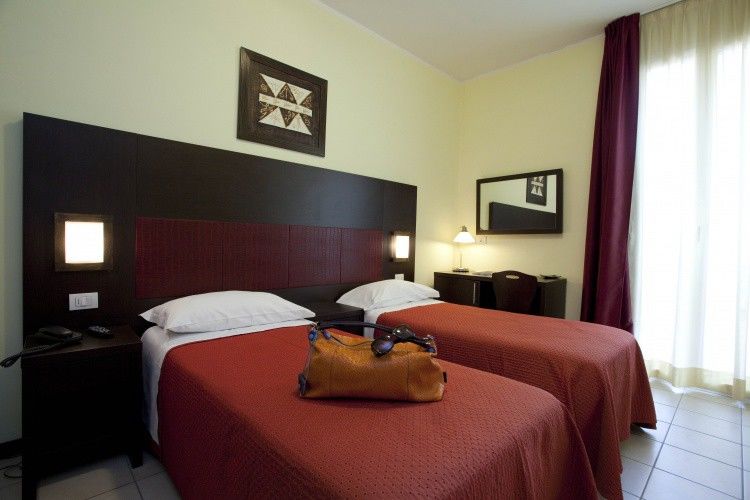 Hotel Alibi Rimini Esterno foto