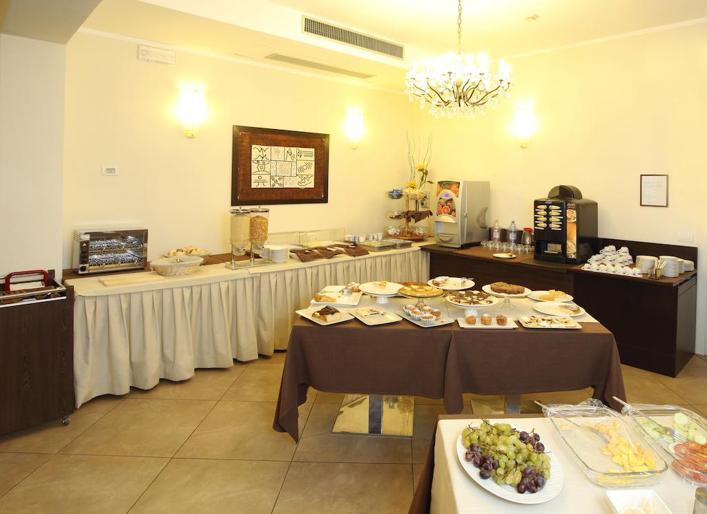 Hotel Alibi Rimini Esterno foto