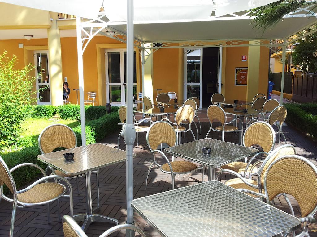 Hotel Alibi Rimini Esterno foto
